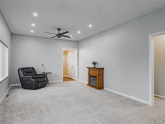 5th image of 868 Blennerhassett Hts