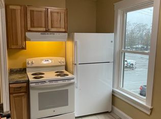14 Chestnut St, Auburn, ME 04210