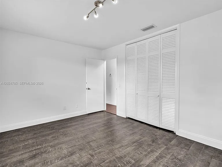 4500 SW 42nd Ter — Photo 28