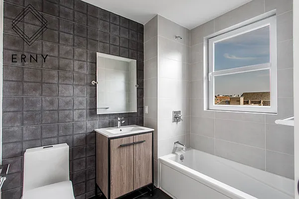 Rented by Pinn Realty | media 4