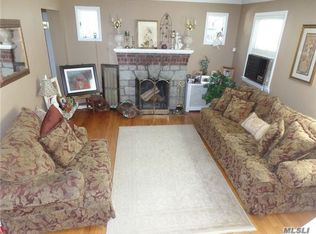 1354 Exeter St, Baldwin, NY 11510