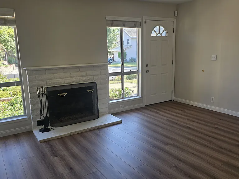3105 Lodgewood St — Photo 110