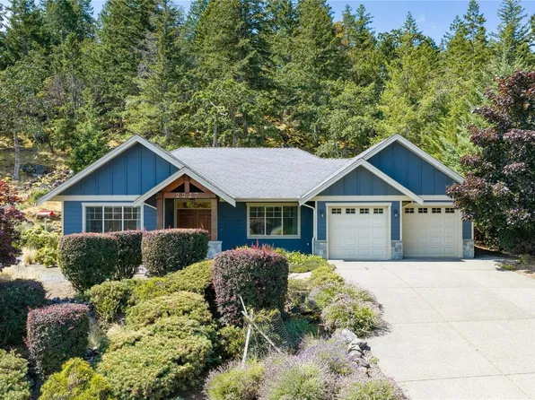 2227 Bonnington Dr, Nanoose Bay, BC V9P 9L9