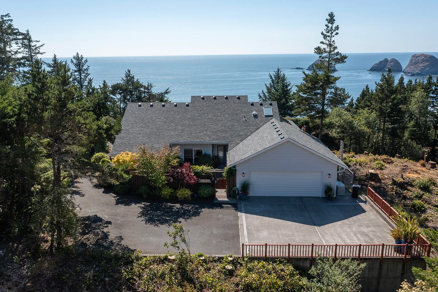 905 Pinewood Ln photo 1