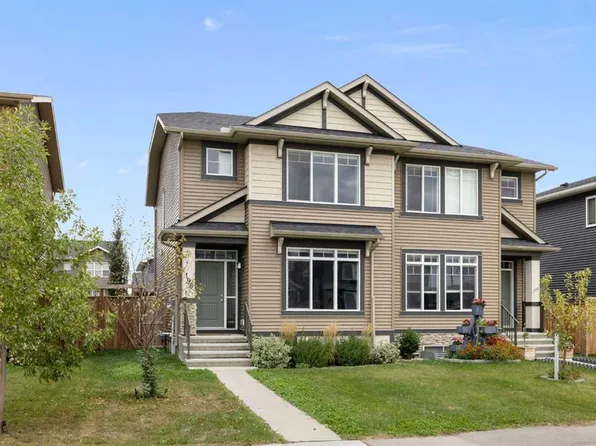 196 W Dawson Dr, Chestermere, AB T1X 2A2