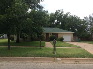 1306 Carolina St, Graham, TX 76450