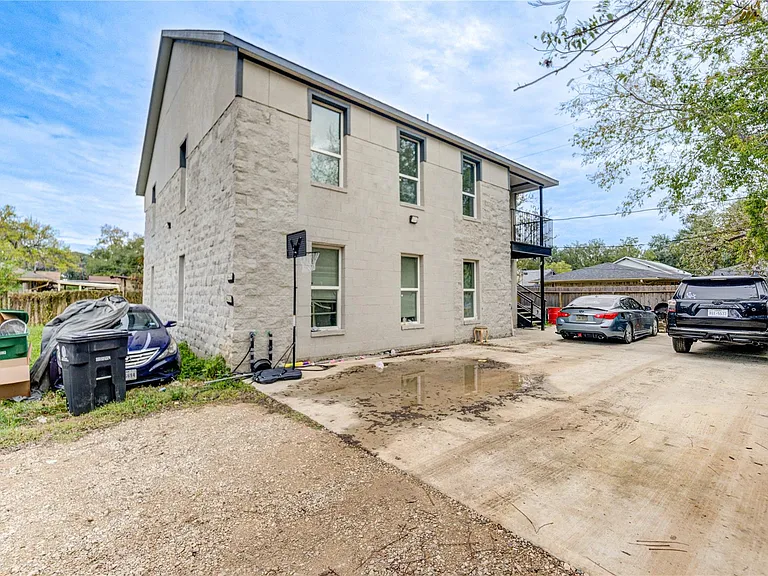 4323 Continental Dr — Photo 25