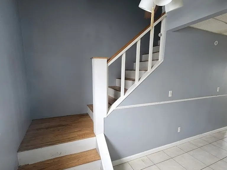 505 Oak St — Photo 36