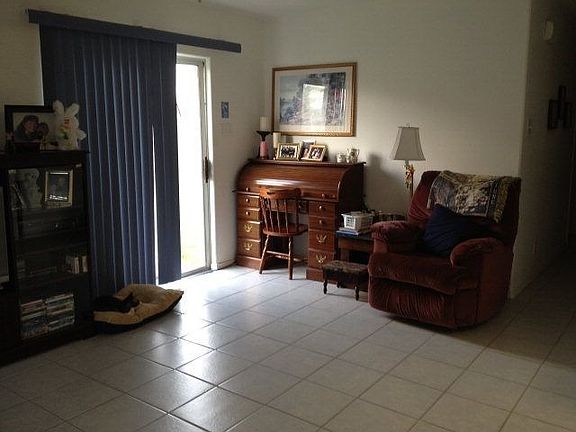4th image of 2830 Parkview Ln