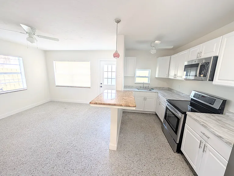 126 146th Ave #126 — Photo 5