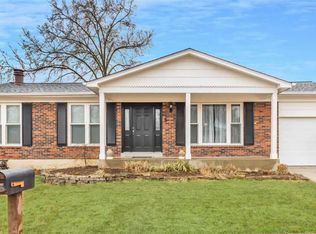11002 Fawnhaven Dr, Saint Louis, MO 63126