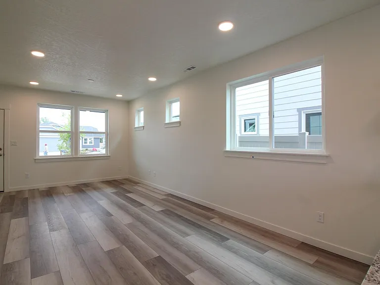 366 Aeon Dr — Photo 2