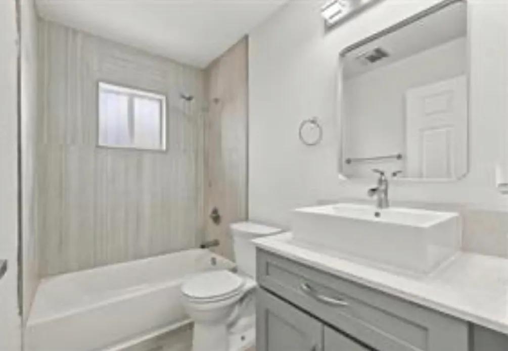 3 bed, 1200 sqft, $3,195 — Photo 3