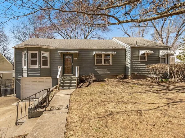 4914 NE Park Ln, Kansas City, MO 64118