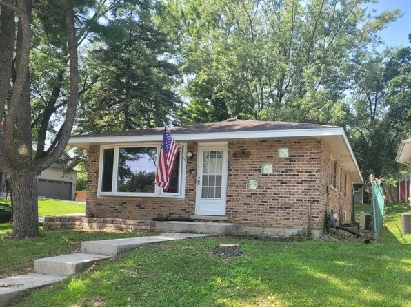15948 Grove Ave, Oak Forest, IL 60452