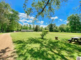 1316 Starr Hill Rd, Paducah, KY 42003