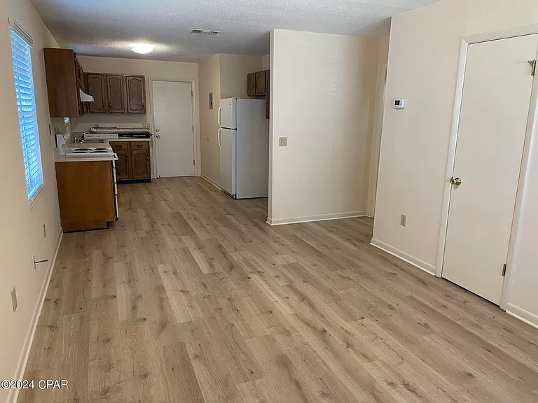 5605 Hilltop Ave #B — Photo 3