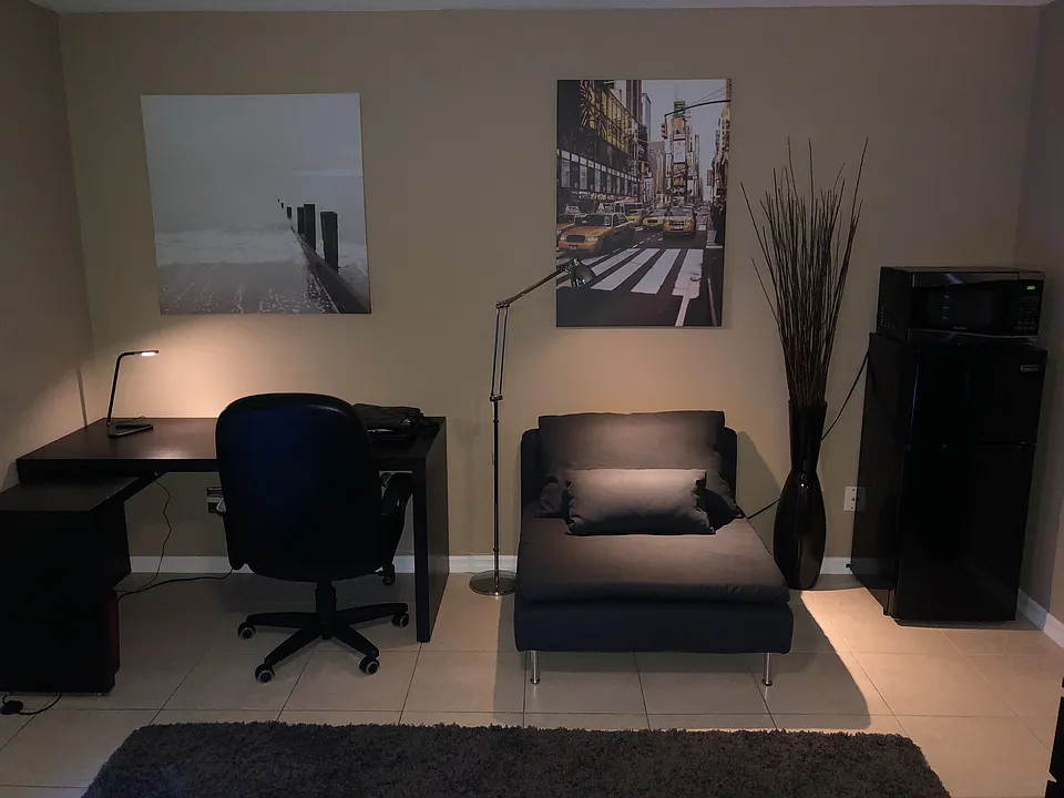 201 Desoto St #6
