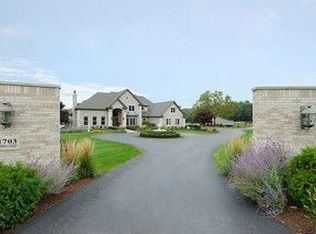 1703 Ginko Ct, McHenry, IL 60050