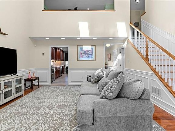 5th image of 5012 Dana Dr