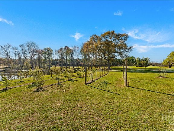 5th image of 1569 Pond View Road