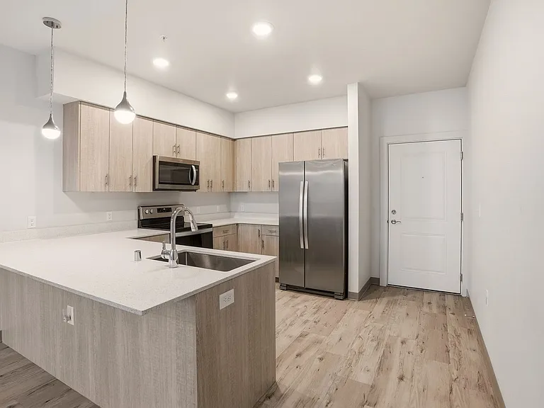 Nathan Apartments — Photo 112