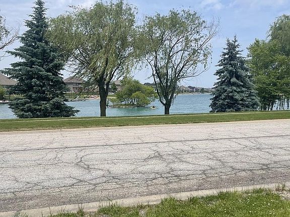 2nd image of 13855 W Memorial Dr