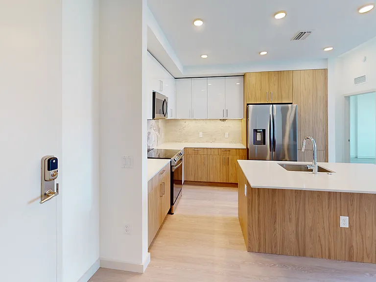 101 N Meridian — Photo 133