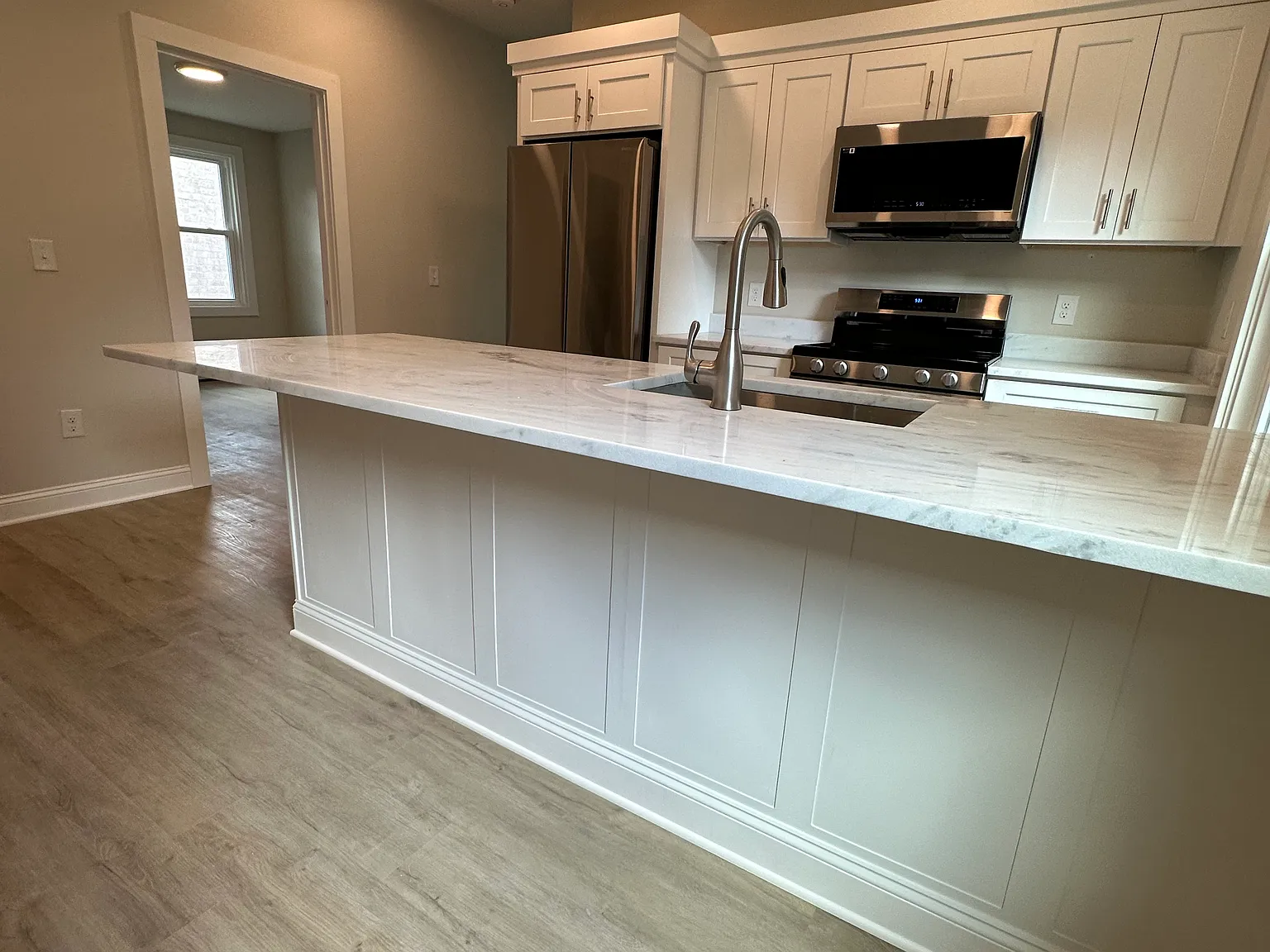 2 bed, 900 sqft, $2,000 — Photo 3