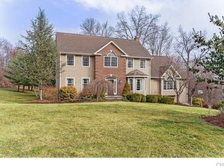 17 Middleton Rd, Newtown, CT 06470