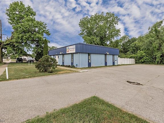 2nd image of 715 W 30th St