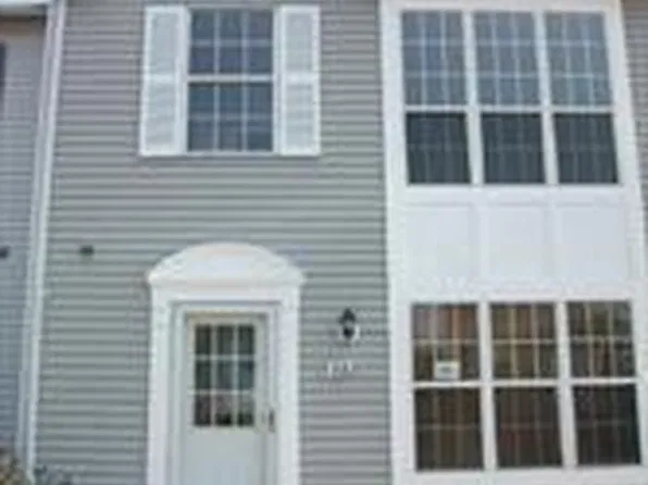 3683 Dahlgren Pl, Dumfries, VA 22026