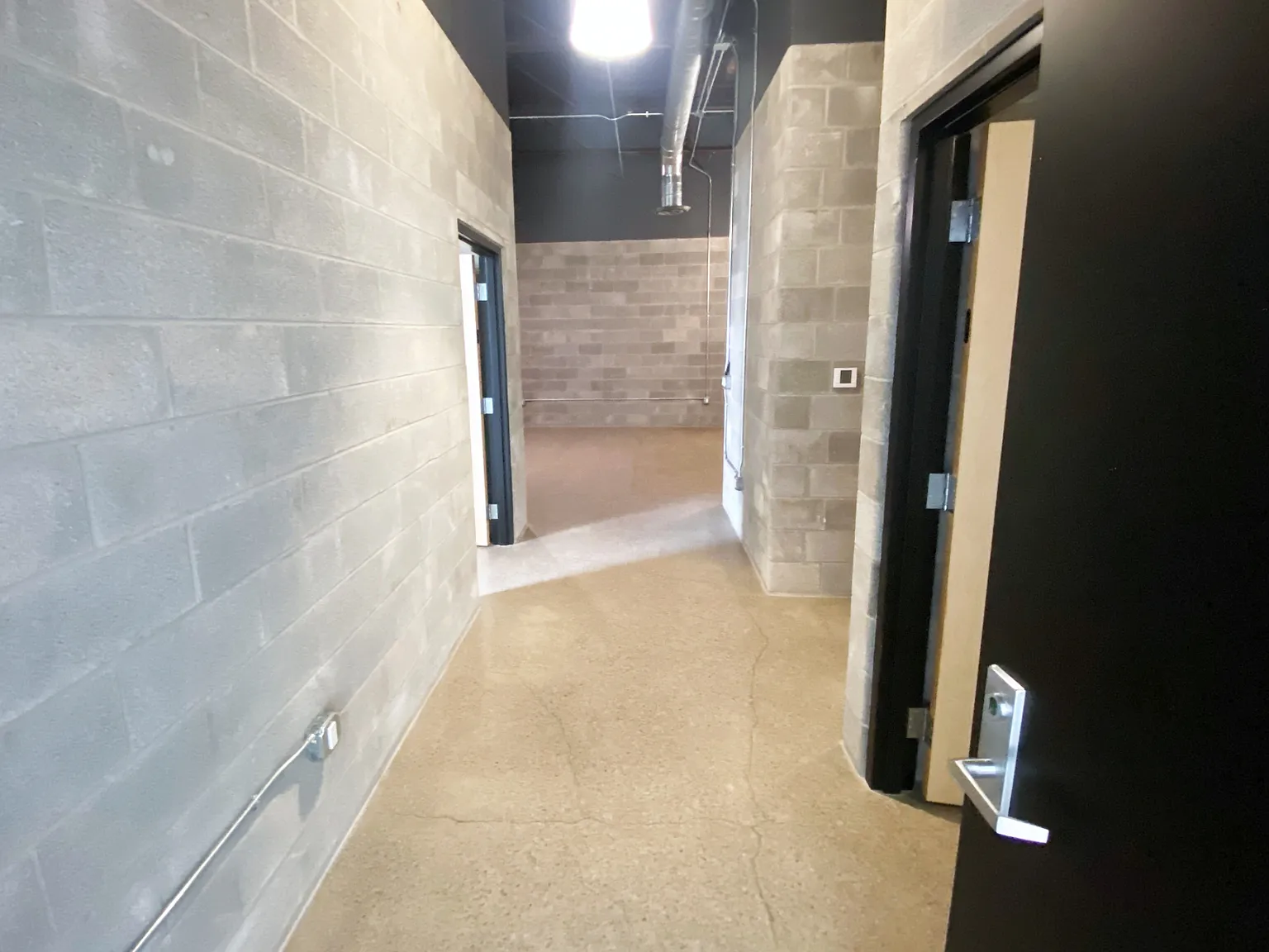 2 bed, $1,690 — Photo 4