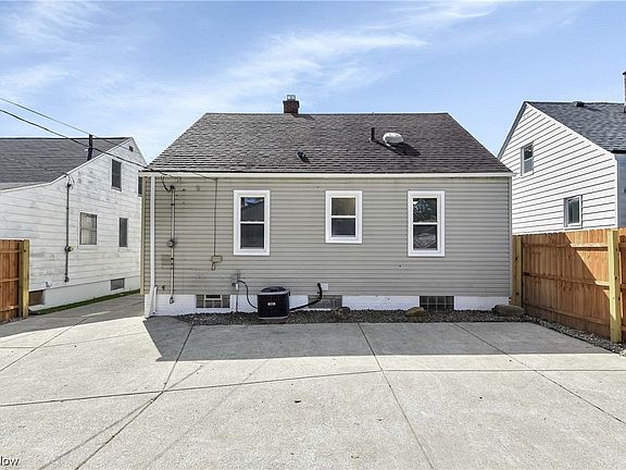 4th image of 7436 Plainfield Ave