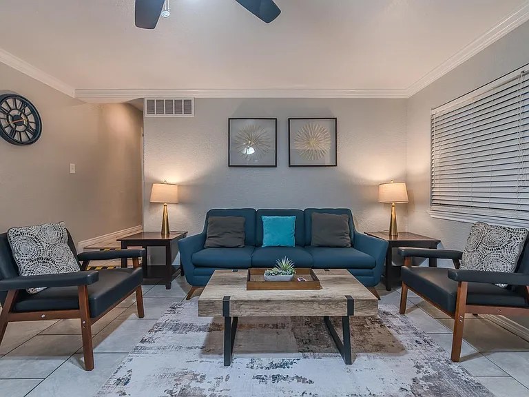 219 Andrews St #7 — Photo 9