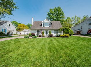 2031 Canterbury Rd, Westlake, OH 44145