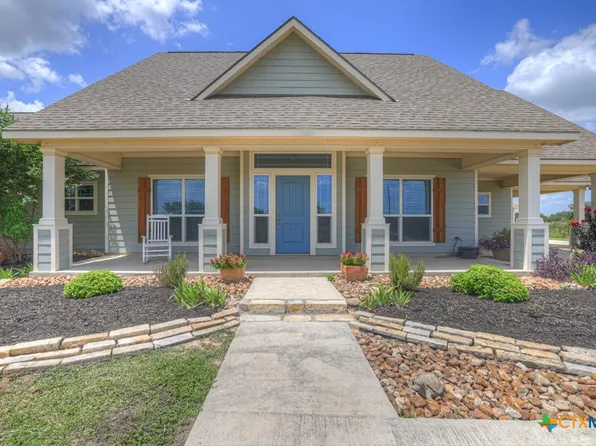 2048 E Martindale Rd, Seguin, TX 78155