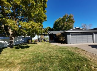 1148 Valley View Dr, Medford, OR 97504