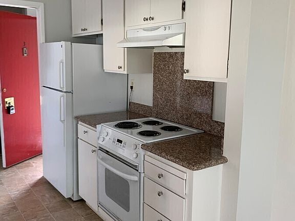 2nd image of 859 Highland Ave APT 3
