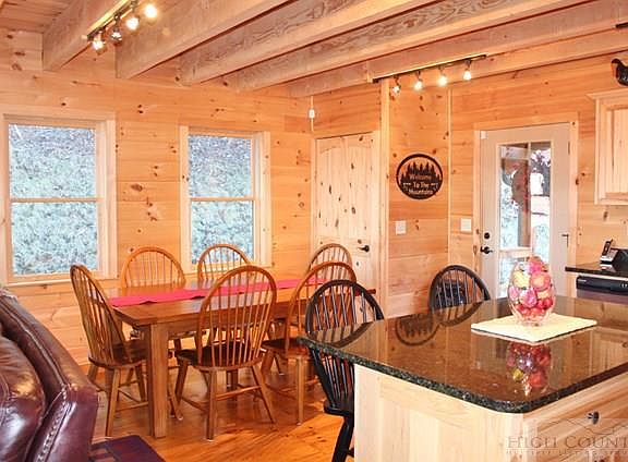 4th image of 137 Mahogany Court