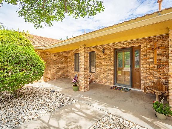2nd image of 1 Vista Parkway Cir