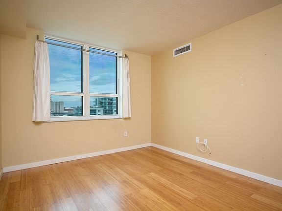 3rd image of 1190 Washington St #623