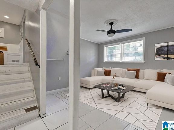 3rd image of 523 Argonne Dr NE