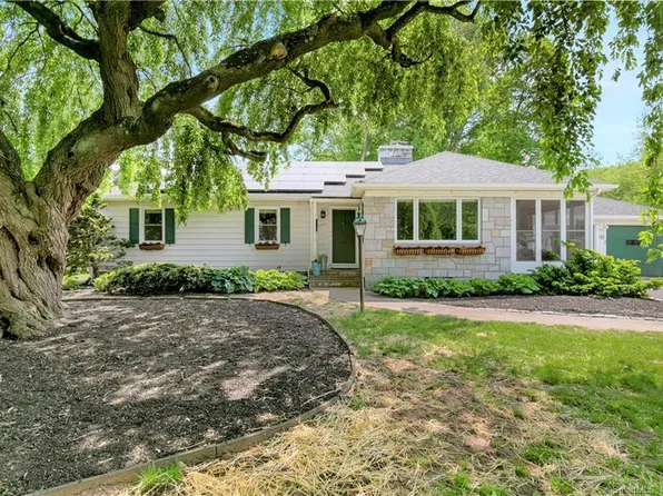 104 Jesswig Drive, Hamden, CT 06517
