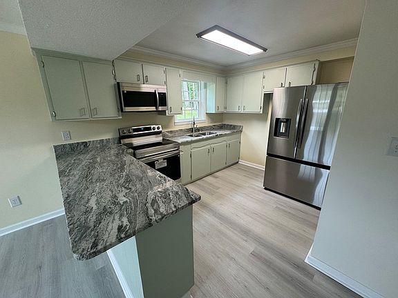 5th image of 356 Hermitage Dr