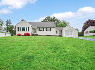 20 Hillside Dr, East Longmeadow, MA 01028