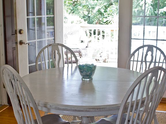 5th image of 912 Parkwood Rd