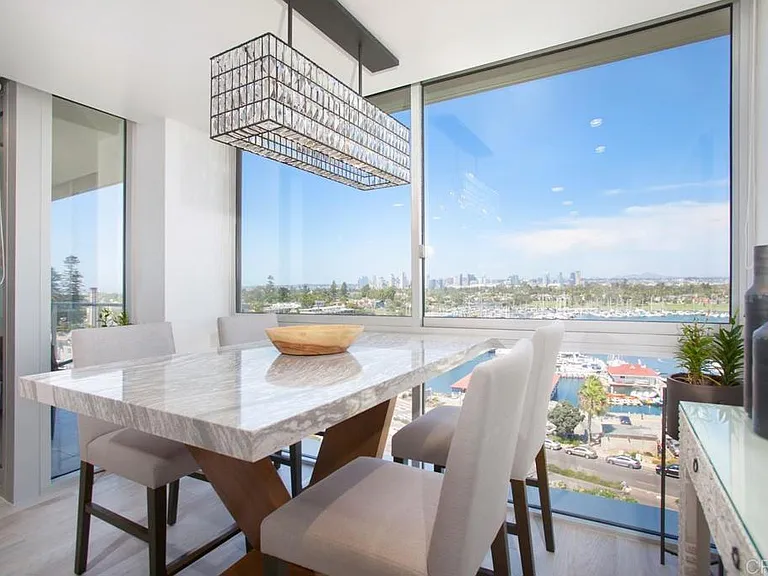1710 Avenida Del Mundo #807 — Photo 4