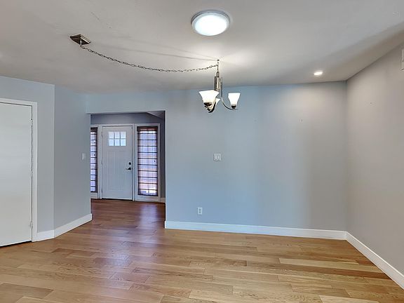 5th image of 1262 E PEBBLE BEACH Drive