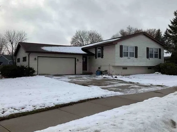 1448 Maricopa Dr, Oshkosh, WI 54904